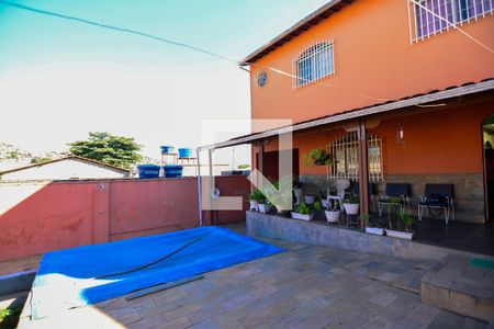 Casa à venda com 300m², 3 quartos e 5 vagasÁrea comum - Piscina