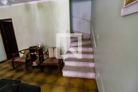 Escada acesso Quartos de casa à venda com 2 quartos, 97m² em Jardim Bom Tempo, Taboão da Serra