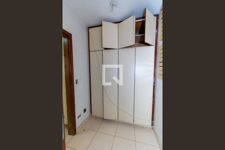 Apartamento para alugar com 185m², 4 quartos e 3 vagas Apartamento para alugar com 185m², 4 quartos e 3 vagasQuarto de Serviço