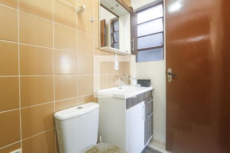 Banheiro de apartamento à venda com 1 quarto, 51m² em Sarandi, Porto Alegre