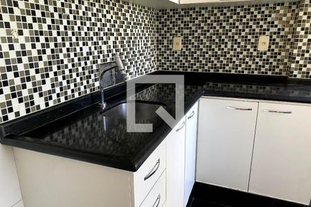 Cozinha de casa para alugar com 2 quartos, 50m² em Jardim Vinte E Cinco de Agosto, Duque de Caxias