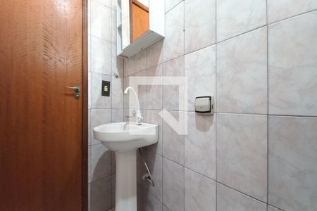 Banheiro de casa para alugar com 2 quartos, 60m² em Jardim Santa Lúcia, Campinas