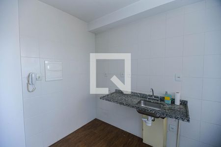 Cozinha de apartamento para alugar com 1 quarto, 32m² em Parque Independencia, São Paulo