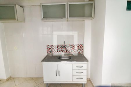 Cozinha - Armários de casa para alugar com 2 quartos, 45m² em Jardim Kuabara, Taboão da Serra