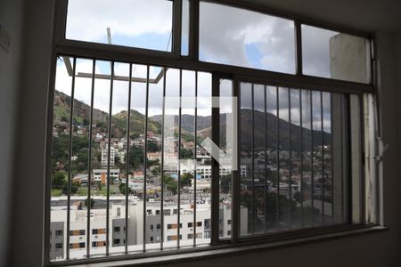 Sala de apartamento para alugar com 2 quartos, 80m² em Praça Seca, Rio de Janeiro