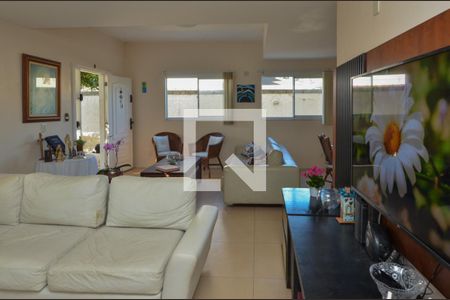 Sala de casa de condomínio para alugar com 5 quartos, 240m² em Recreio dos Bandeirantes, Rio de Janeiro