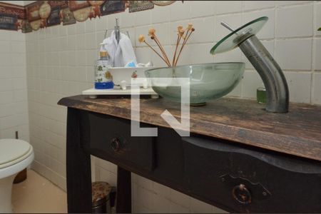Lavabo de casa de condomínio para alugar com 5 quartos, 240m² em Vargem Grande, Rio de Janeiro
