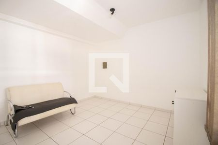 Sala/Quarto de kitnet/studio para alugar com 1 quarto, 27m² em Cln 313, Brasília