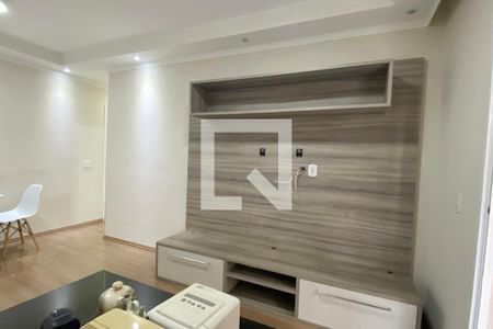 Sala de apartamento para alugar com 2 quartos, 76m² em Jardim Tupanci, Barueri