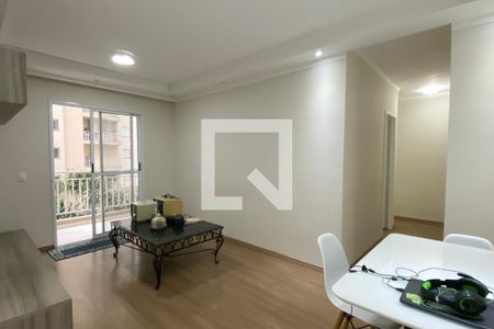 Sala de apartamento para alugar com 2 quartos, 76m² em Jardim Tupanci, Barueri