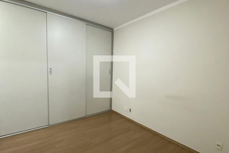 Suíte 1 de apartamento para alugar com 2 quartos, 76m² em Jardim Tupanci, Barueri