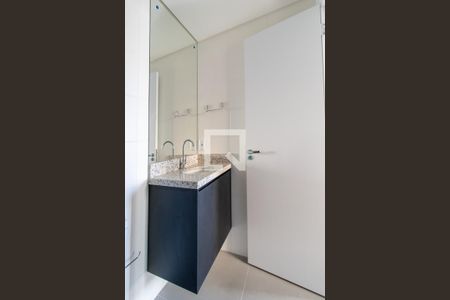 Banheiro de kitnet/studio para alugar com 1 quarto, 30m² em Batel, Curitiba