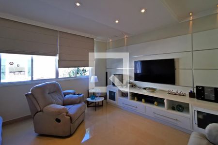 Casa de condomínio à venda com 585m², 5 quartos e 6 vagas Casa de condomínio à venda com 585m², 5 quartos e 6 vagasSala