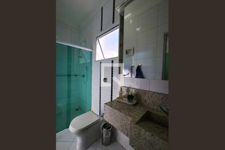 Casa de condomínio à venda com 585m², 5 quartos e 6 vagas Casa de condomínio à venda com 585m², 5 quartos e 6 vagasBanheiro