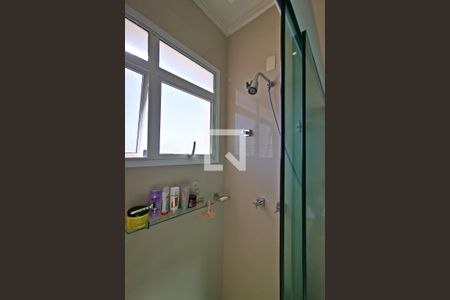 Casa de condomínio à venda com 585m², 5 quartos e 6 vagas Casa de condomínio à venda com 585m², 5 quartos e 6 vagasBanheiro