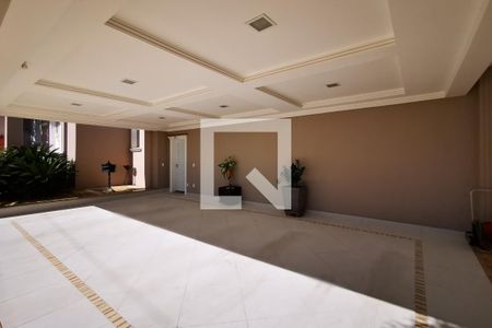 Casa de condomínio à venda com 585m², 5 quartos e 6 vagas Casa de condomínio à venda com 585m², 5 quartos e 6 vagasÁrea Comum