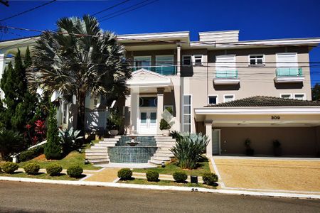 Casa de condomínio à venda com 585m², 5 quartos e 6 vagas Casa de condomínio à venda com 585m², 5 quartos e 6 vagasEntrada