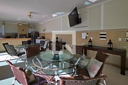 Casa de condomínio à venda com 585m², 5 quartos e 6 vagas Casa de condomínio à venda com 585m², 5 quartos e 6 vagasÁrea Comum