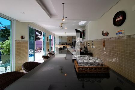 Casa de condomínio à venda com 585m², 5 quartos e 6 vagas Casa de condomínio à venda com 585m², 5 quartos e 6 vagasÁrea Comum