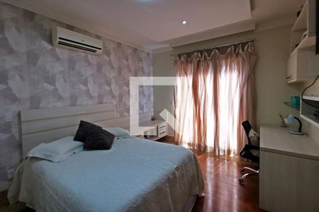 Casa de condomínio à venda com 585m², 5 quartos e 6 vagas Casa de condomínio à venda com 585m², 5 quartos e 6 vagasQuarto 3