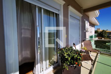 Casa de condomínio à venda com 585m², 5 quartos e 6 vagas Casa de condomínio à venda com 585m², 5 quartos e 6 vagasVista