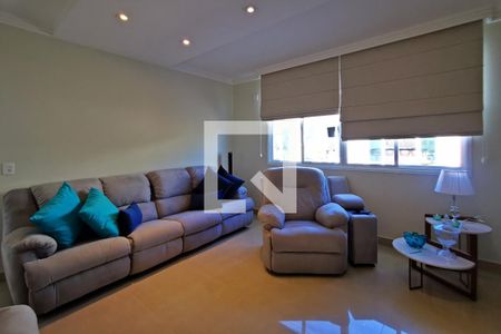 Casa de condomínio à venda com 585m², 5 quartos e 6 vagas Casa de condomínio à venda com 585m², 5 quartos e 6 vagasSala