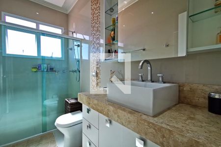 Casa de condomínio à venda com 585m², 5 quartos e 6 vagas Casa de condomínio à venda com 585m², 5 quartos e 6 vagasBanheiro