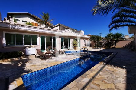 Casa de condomínio à venda com 585m², 5 quartos e 6 vagas Casa de condomínio à venda com 585m², 5 quartos e 6 vagasÁrea Comum