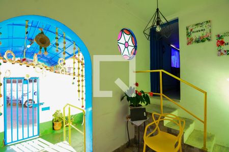 Sala de casa à venda com 7 quartos, 150m² em Bonfim, Belo Horizonte