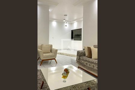 Sala 1 de casa para alugar com 2 quartos, 180m² em Circular, Duque de Caxias