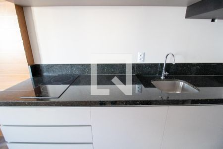 Detalhe da cozinha de kitnet/studio para alugar com 1 quarto, 28m² em Batel , Curitiba