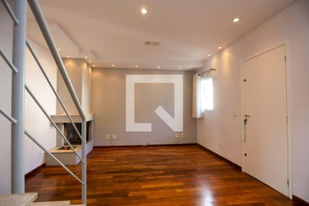 Sala  de casa de condomínio para alugar com 3 quartos, 89m² em Paisagem Renoir, Cotia