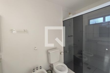 Banheiro Suíte de apartamento à venda com 2 quartos, 80m² em Cambuí, Campinas