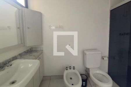 Banheiro Suíte de apartamento à venda com 2 quartos, 80m² em Cambuí, Campinas