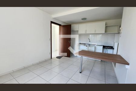Sala de Estar / Jantar de apartamento para alugar com 2 quartos, 55m² em Carvoeira, Florianópolis
