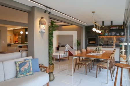 Sala e Varanda Gourmet de apartamento para alugar com 3 quartos, 134m² em Vila Anastácio, São Paulo