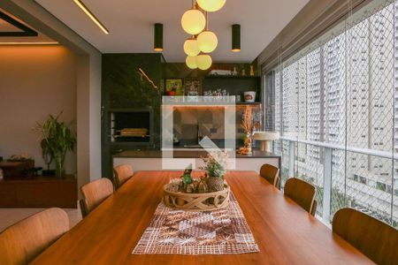 Sala e Varanda Gourmet de apartamento para alugar com 3 quartos, 134m² em Vila Anastácio, São Paulo