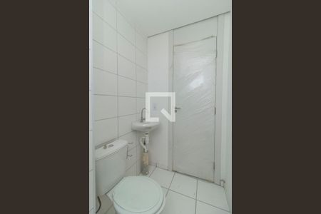 Banheiro de apartamento para alugar com 2 quartos, 38m² em Bonsucesso, Rio de Janeiro