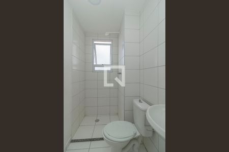 Banheiro de apartamento para alugar com 2 quartos, 38m² em Bonsucesso, Rio de Janeiro