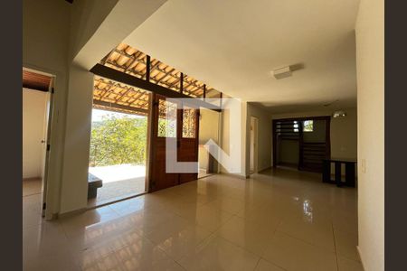 Sala de casa de condomínio à venda com 5 quartos, 325m² em Passárgada, Nova Lima