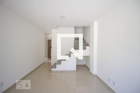 Casa de Condomínio para alugar com 3 quartos, 120m² em Vargem Grande, Rio de Janeiro