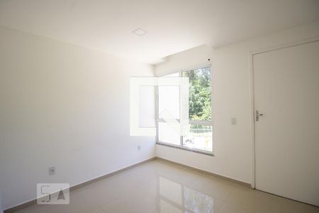 Casa de Condomínio para alugar com 3 quartos, 120m² em Vargem Grande, Rio de Janeiro