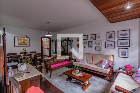 Sala de casa à venda com 3 quartos, 235m² em Jardim Prudência, São Paulo