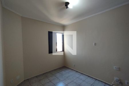 Dormitório 01 de apartamento para alugar com 2 quartos, 66m² em Centro, Ribeirão Preto