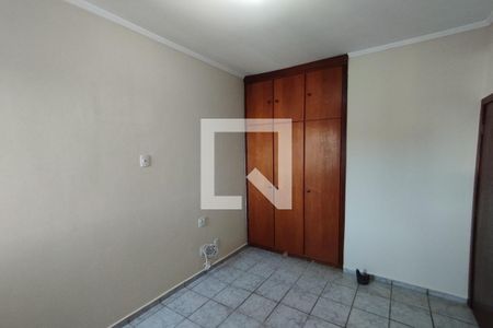 Dormitório 01 de apartamento para alugar com 2 quartos, 66m² em Centro, Ribeirão Preto