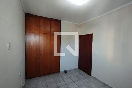 Dormitório 01 de apartamento para alugar com 2 quartos, 66m² em Centro, Ribeirão Preto