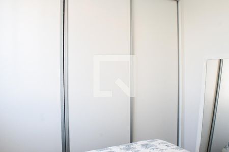 Quarto de apartamento à venda com 2 quartos, 45m² em Parque Industrial Tomas Edson, São Paulo