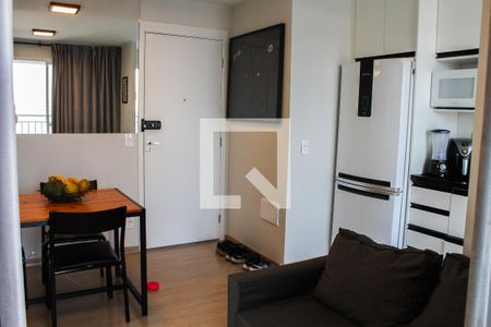 Sala de apartamento à venda com 2 quartos, 45m² em Parque Industrial Tomas Edson, São Paulo