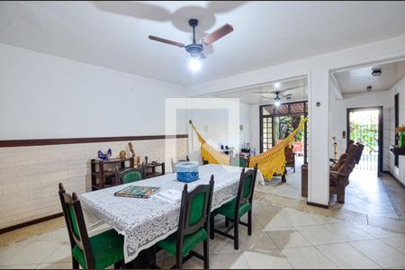 Sala de casa à venda com 4 quartos, 280m² em Piratininga, Niterói