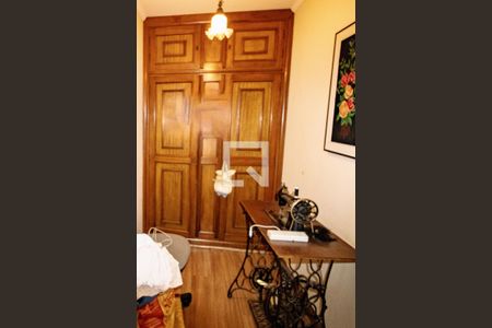 Quarto 1 - detalhe armário de casa para alugar com 5 quartos, 380m² em Planalto Paulista, São Paulo